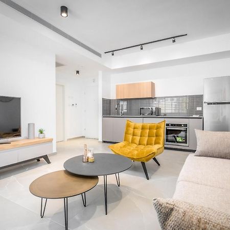 شقة Stunning 1 Bdr With Balcony On Sheinkin St تل أبيب المظهر الخارجي الصورة